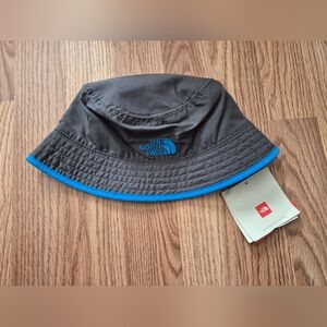 The North Face Kid's Bucket Hat  Brand new